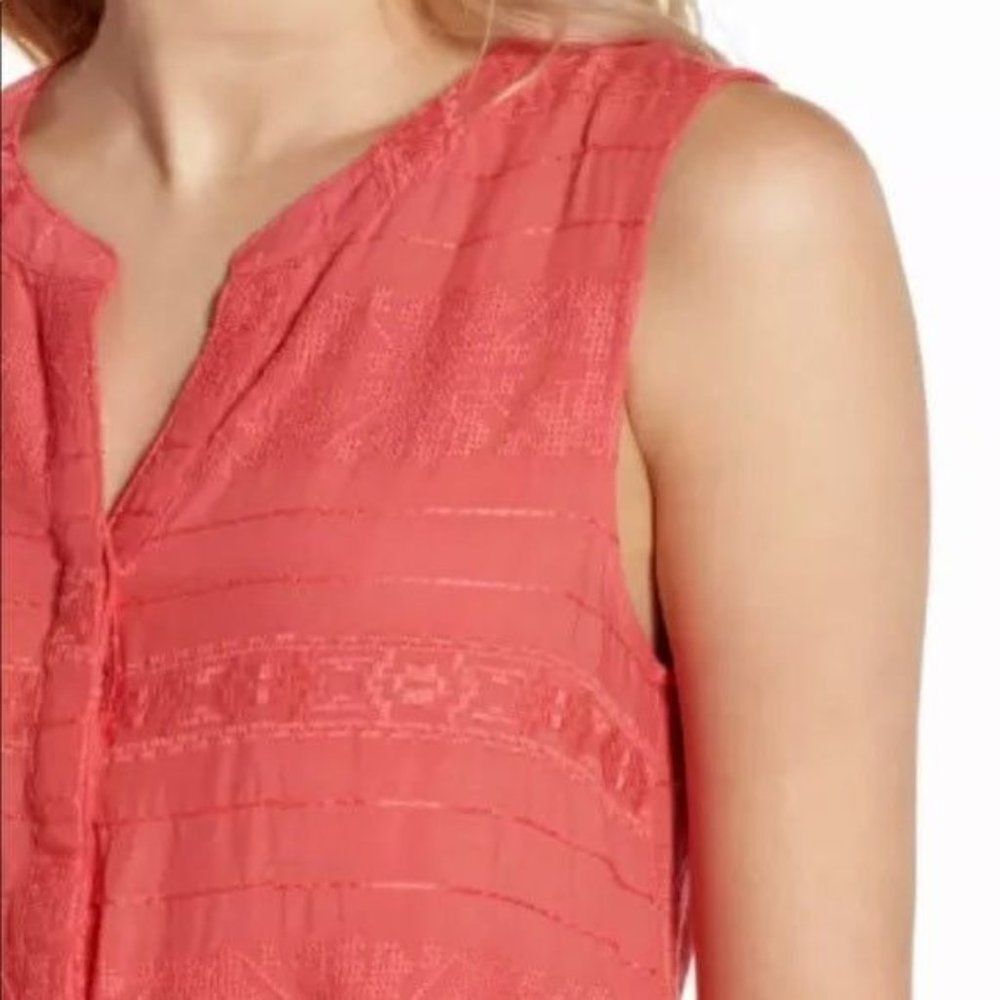 Cupcakes & Cashmere | NWT Hughes Embroidered Peplum Hem Top Coral Size Small - Picture 2 of 6